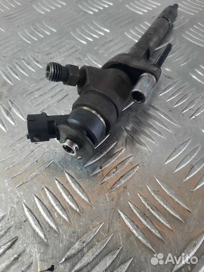 Форсунка Citroen C4 1 1.6 9H01 2008