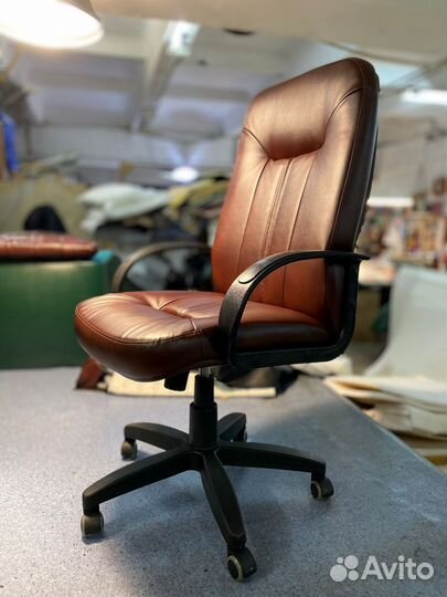 Офисное кресло