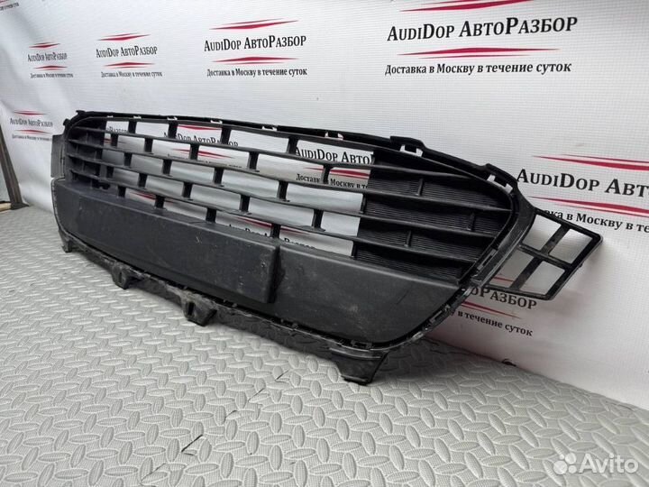 Решетка бампера центральная Kia Rio 4