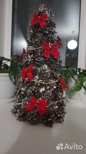 Елка из шишек ручная работа