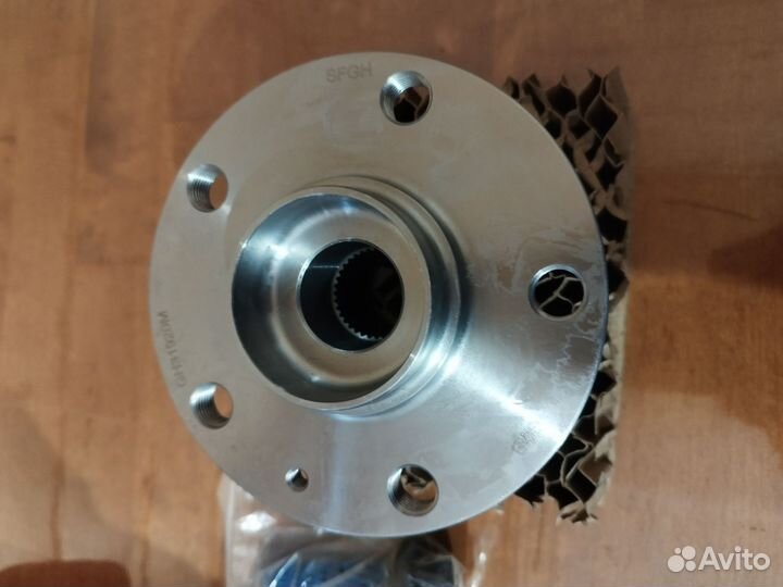 Ступица передняя Volkswagen audi Skoda GMB GH31920