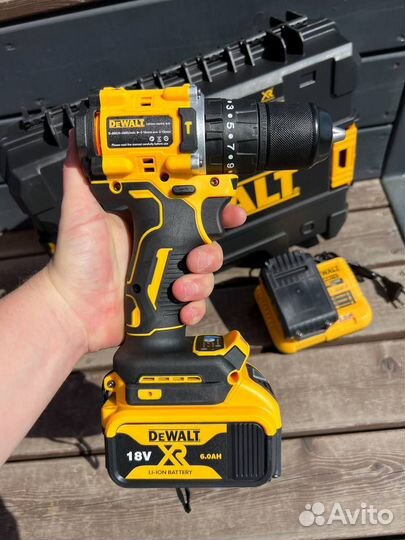 Шуруповерт dewalt 18v новый