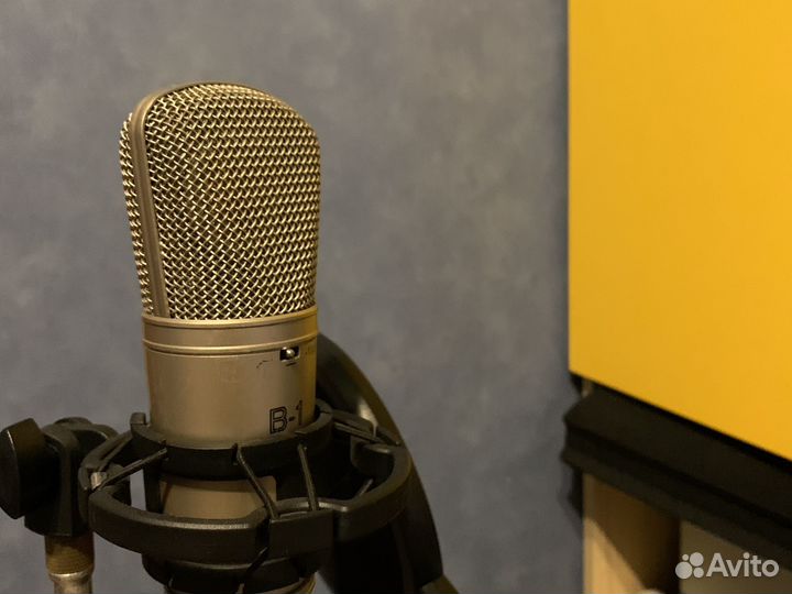 Студийный микрофон behringer b1