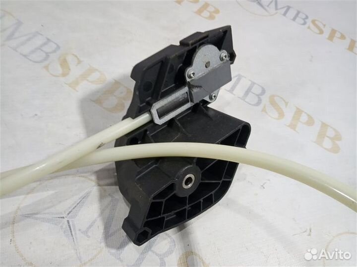 Привод шторки багажника Mercedes E-Class W211