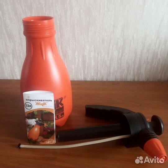 Опрыскиватель пневматический Жук 1,5л