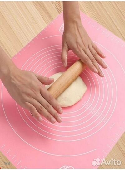 Силиконовый коврик для выпечки и тесто