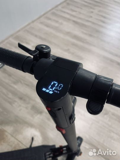 Электросамокат HoverBot TT-01