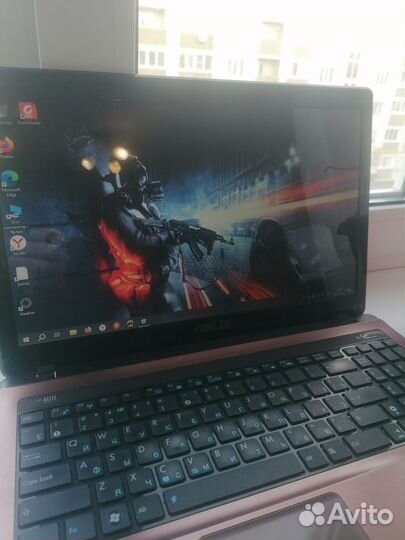 Новый, мощный ноутбук I3core+SSD