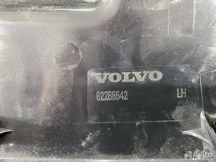 Накладка (крышка) на зеркало левого Volvo FH4