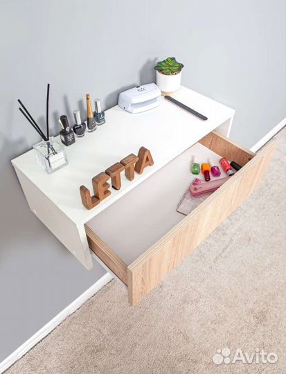 Туалетный столик, тумбочка в прихожую