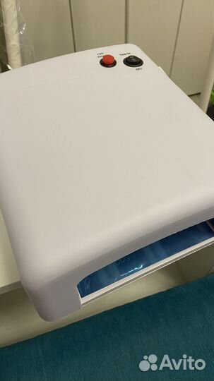 Маникюрная лампа