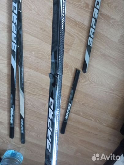 Обломки хоккейных клюшек заряд т90