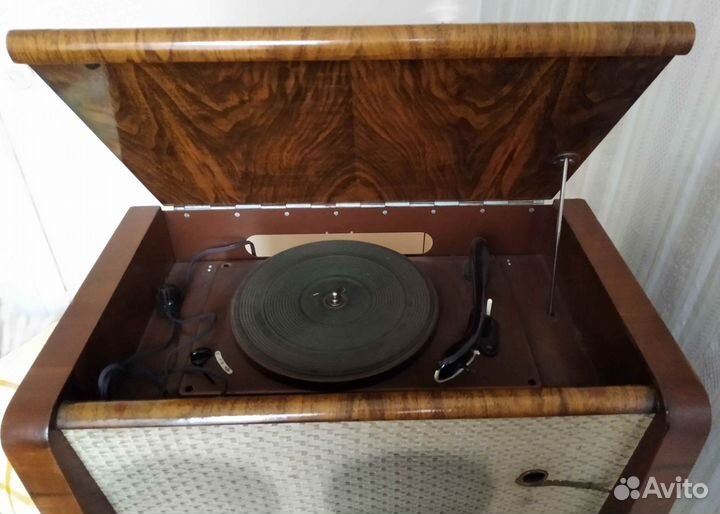 Радиола ламповая Вэф-Аккорд СССР 1958 г рабочая