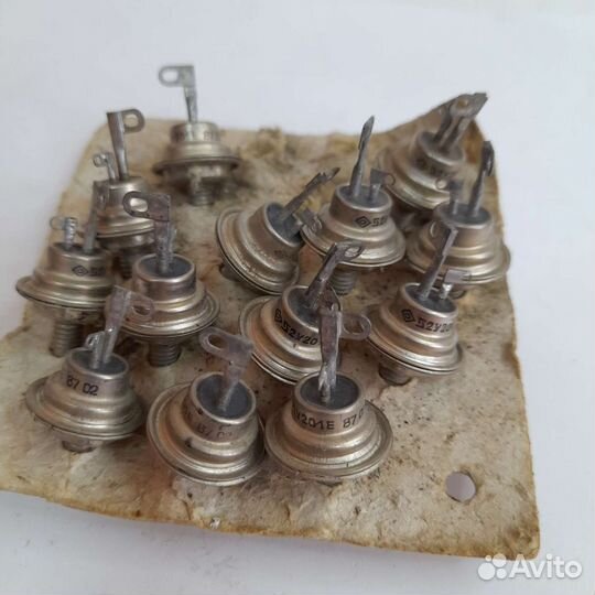 Тиристоры 2у202м, 2у201е, 2у208г