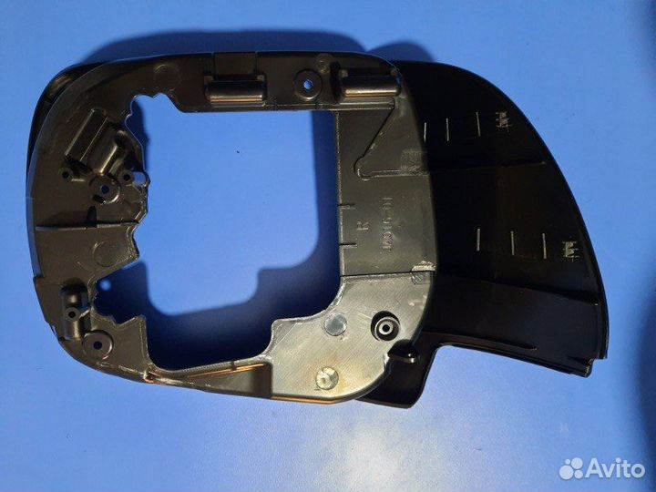 Корпус зеркало заднего вида правый Toyota Land