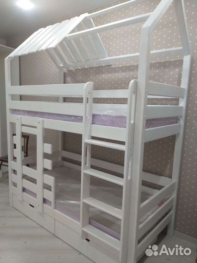 Кровать двухъярусная детская