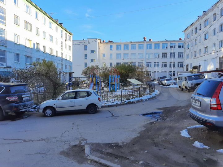 2-к. квартира, 60 м², 1/4 эт.