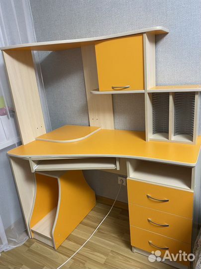 Компьютерный стол