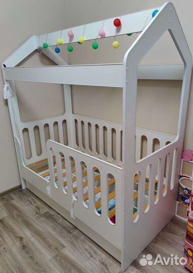 Детская кровать домик