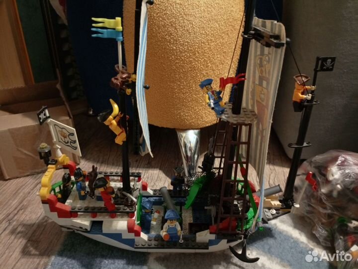 Lego пиратский корабль