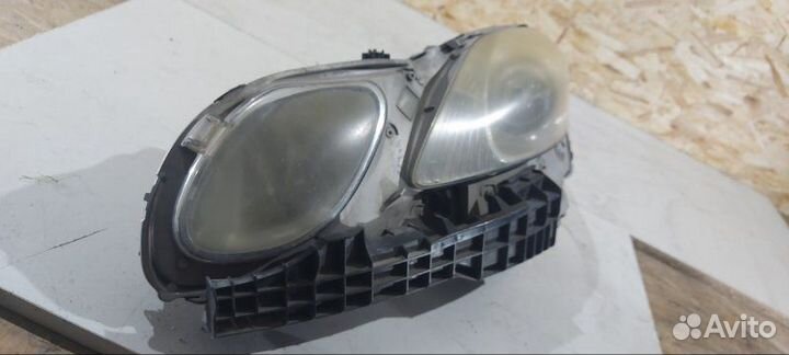 Фара ксеноновая передняя левая Lexus Gs 2004-2011