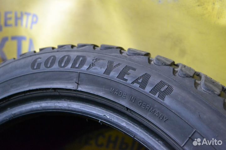 Goodyear Ultragrip Ice Arctic 225/45 R17