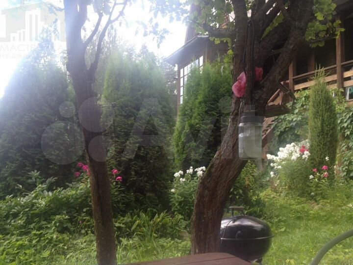 Дом 220 м² на участке 12 сот.