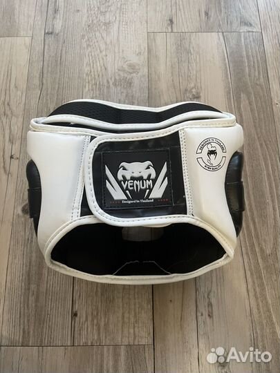 Боксерский шлем venum