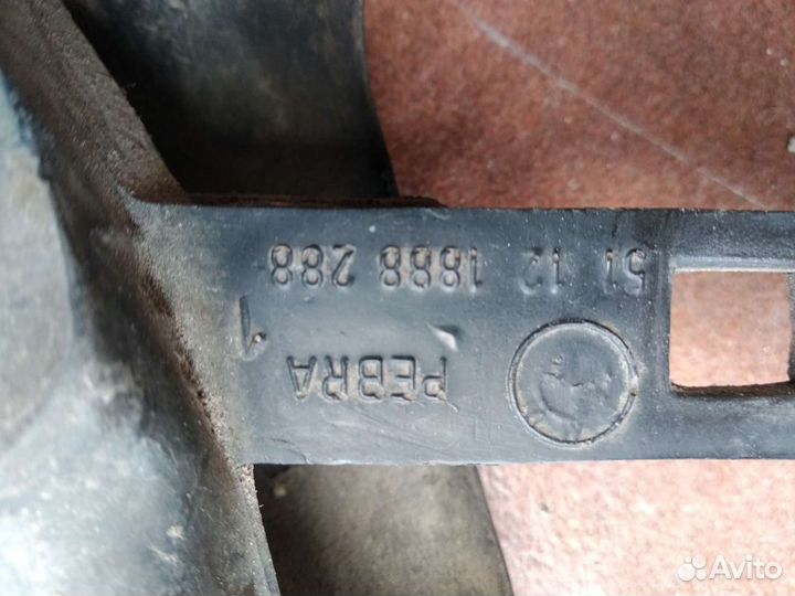 BMW 3 E30 Угол заднего бампера оригинал