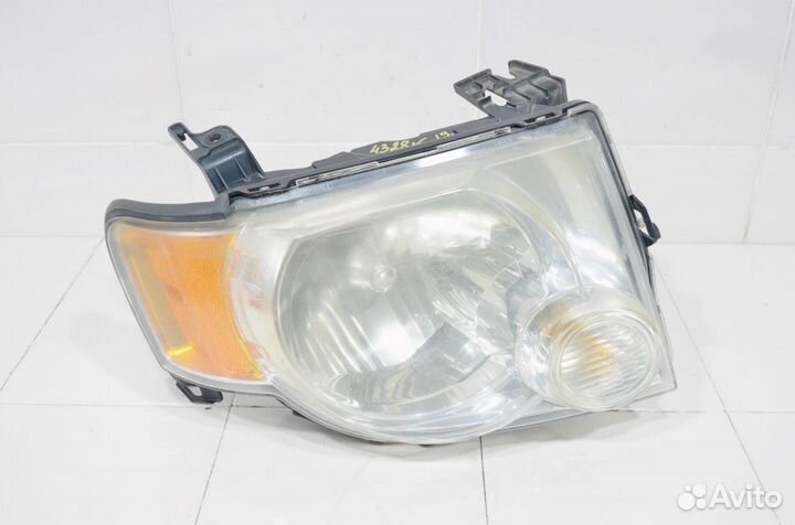 Фара правая Ford Escape 2 2007-2012