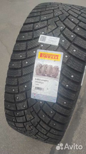 Pirelli Scorpion Ice Zero 2 285/45 R22