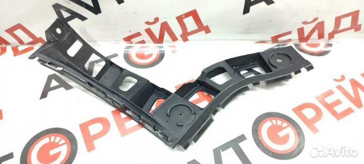 Крепление бампера заднее правое Volkswagen Tiguan