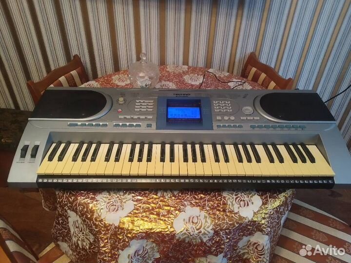 Синтезатор Techno KB-820