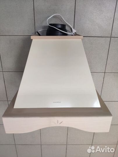 Классическая кухонная вытяжка