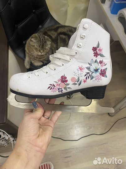 Коньки фигурные женские 37 размер