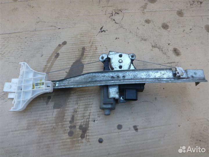 Стеклоподъемник задний правый Ford Mondeo BWY D6BA