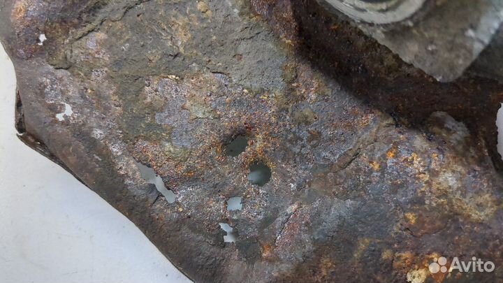 Ступица (кулак, цапфа) правая передняя Saab 9-3