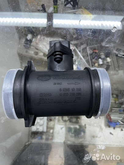 Датчик массового расхода воздуха Kia Spectra