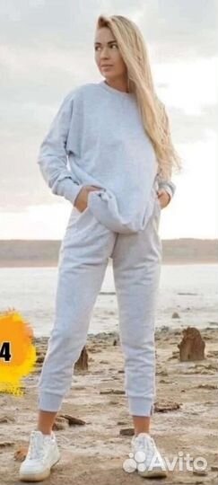 Спортивный костюм женский