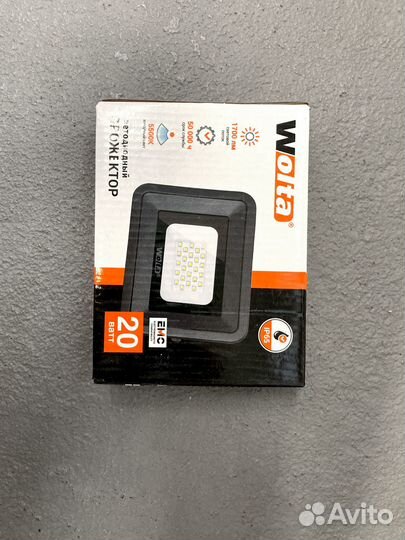 Светодиодный прожектор Wolta WFL-20W/06