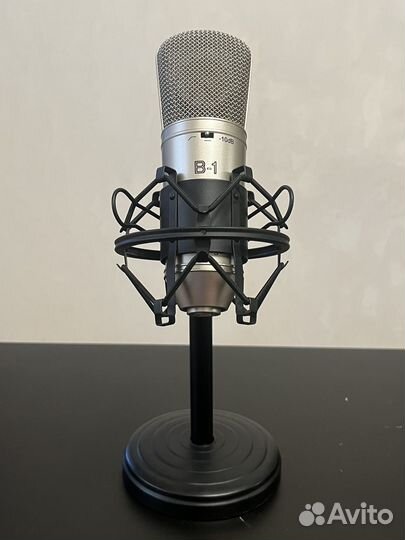 Микрофон Behringer B1 + карта Behringer umc22