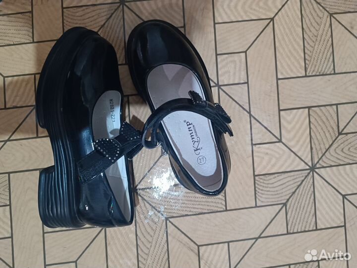 Туфли для девочки 27 размер черные