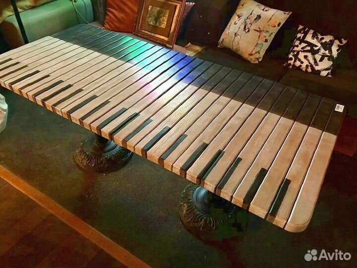 Стол обеденный 