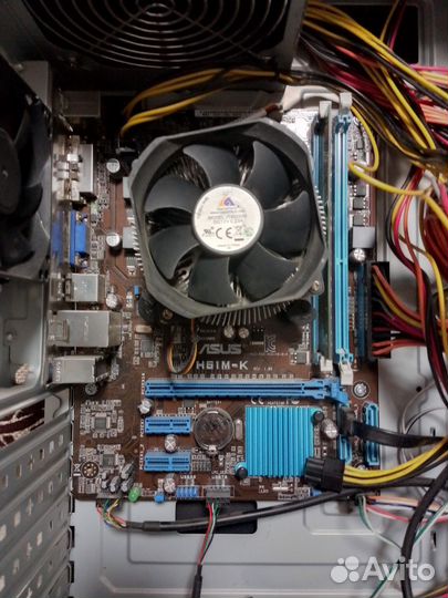 Материнская плата с процессором и памятью