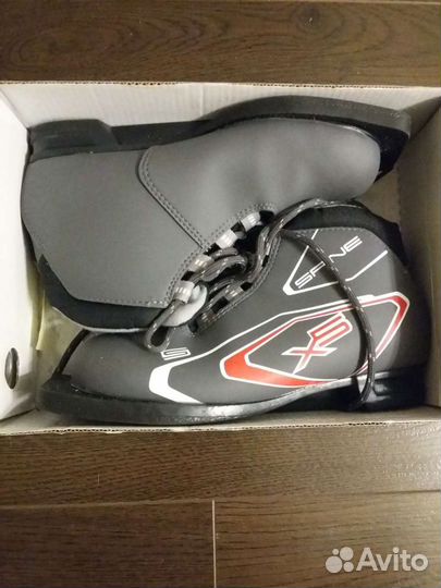 Лыжные ботинки