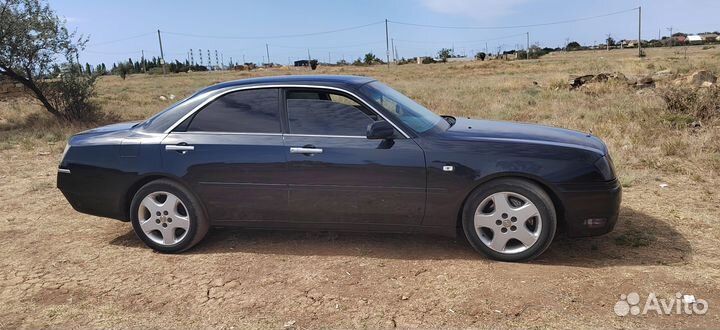 Nissan Gloria, 2000