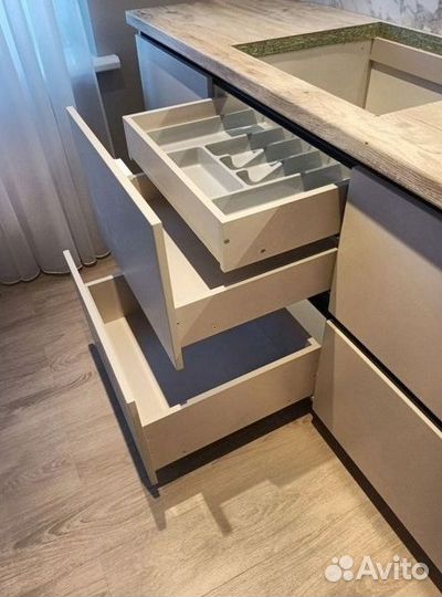 Кухня угловая на заказ от фабрики