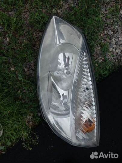 Передние фары Renault Scenic 2
