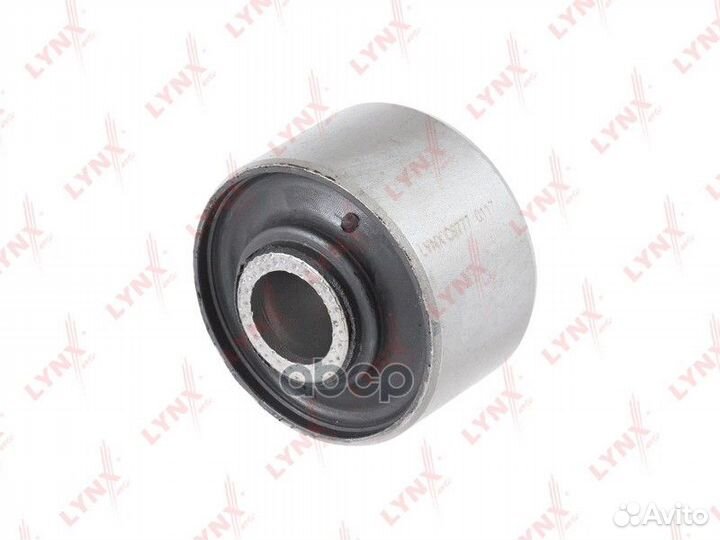 Сайлентблок реактивной тяги зад прав/лев C9