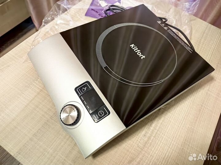 Индукционная плитка Kitfort кт-108 (Новая)